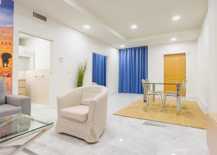 Spacious Functional - 1 Bd 1bth - Center *