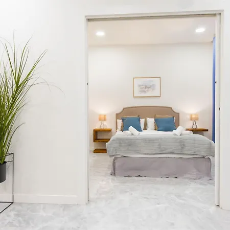 Spacious Functional - 1 Bd 1bth - Center Apartment *